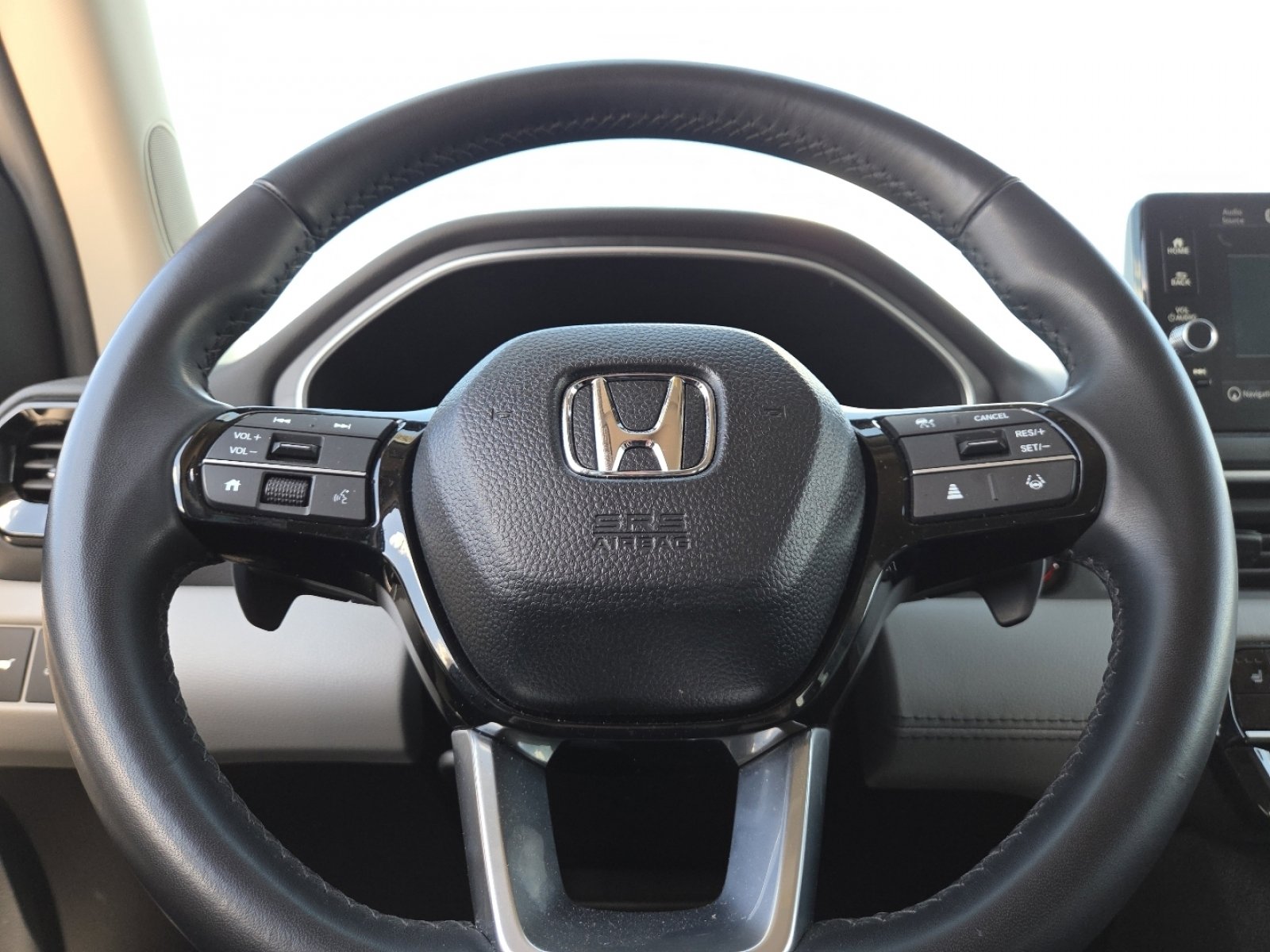 Used 2025 Honda Pilot Touring image 30