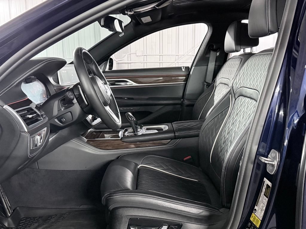 Used 2022 BMW 750Li xDrive AWD/4WD image 17
