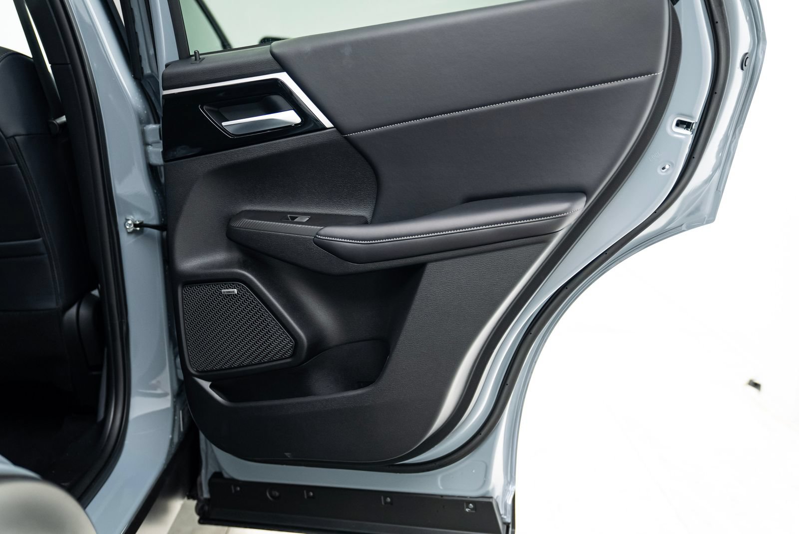 Used 2025 Mitsubishi Outlander AWD image 16