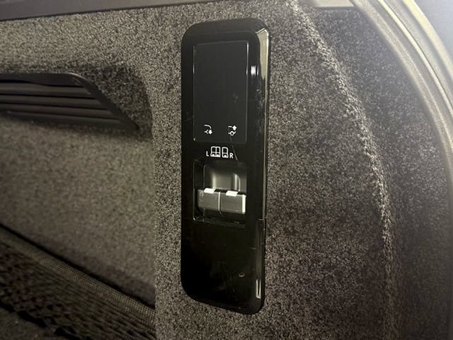 Used 2023 Land Rover Range Rover SE AWD/4WD image 19