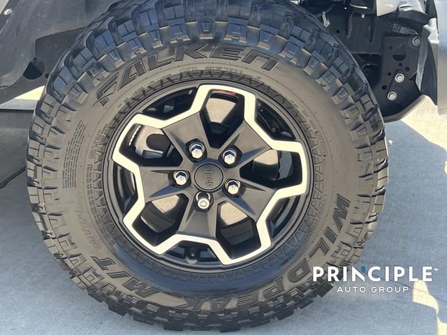 Used 2021 Jeep Gladiator Rubicon AWD/4WD image 4