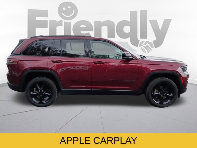 Used 2023 Jeep Grand Cherokee Laredo AWD/4WD image 4