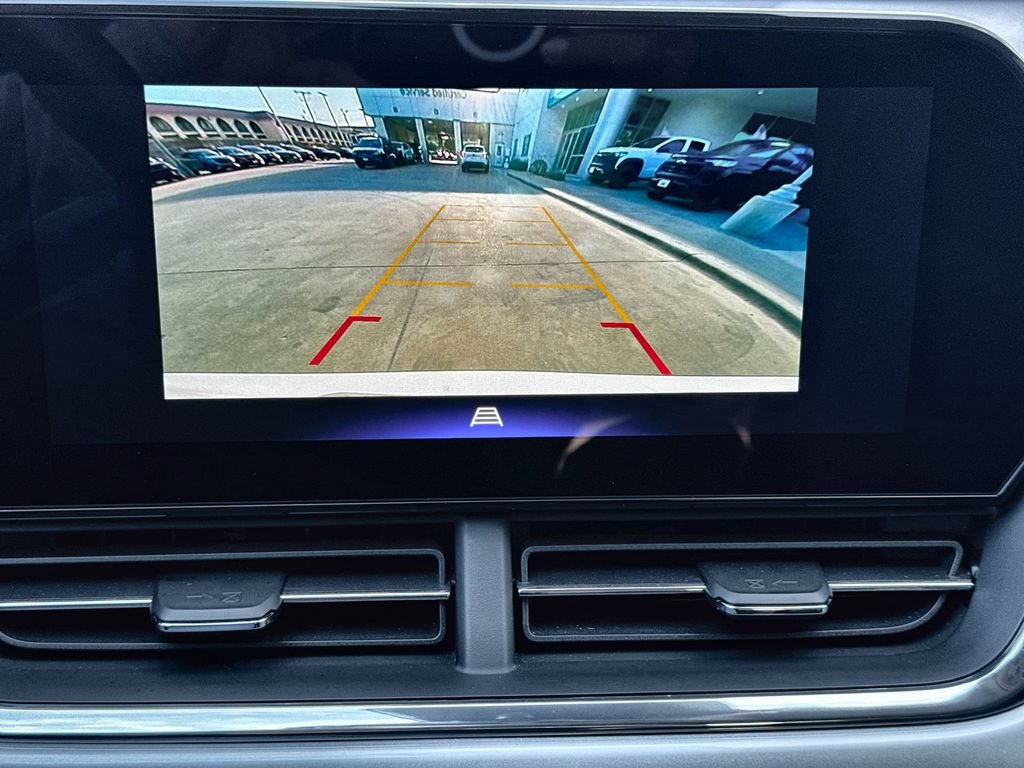 Used 2026 Chevrolet Trax LT w/ Sunroof Package FWD image 17