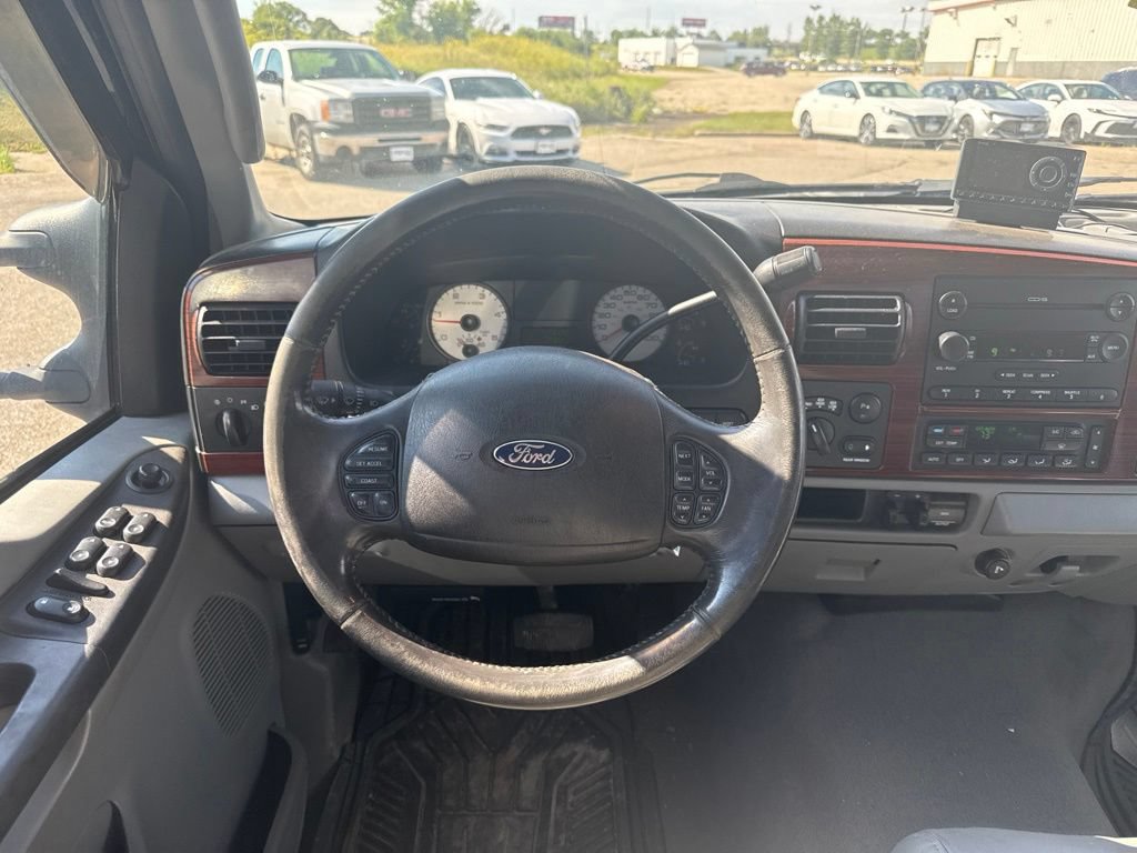 Used 2006 Ford F350 Lariat AWD/4WD image 12