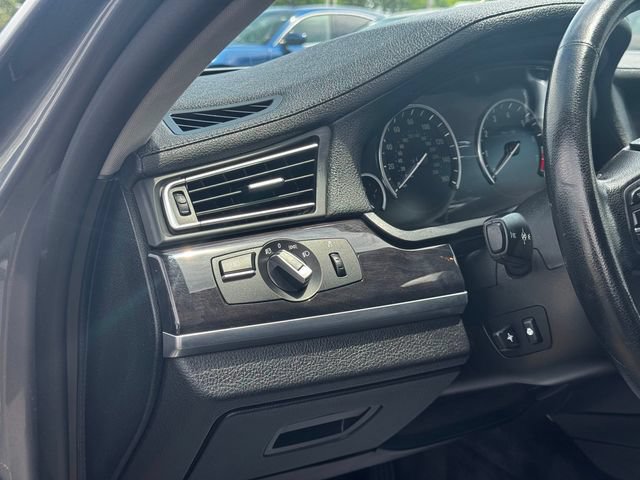 Used 2010 BMW 750Li xDrive AWD/4WD image 11