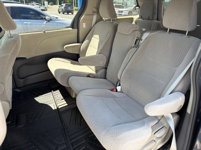 Used 2017 Toyota Sienna LE FWD image 10