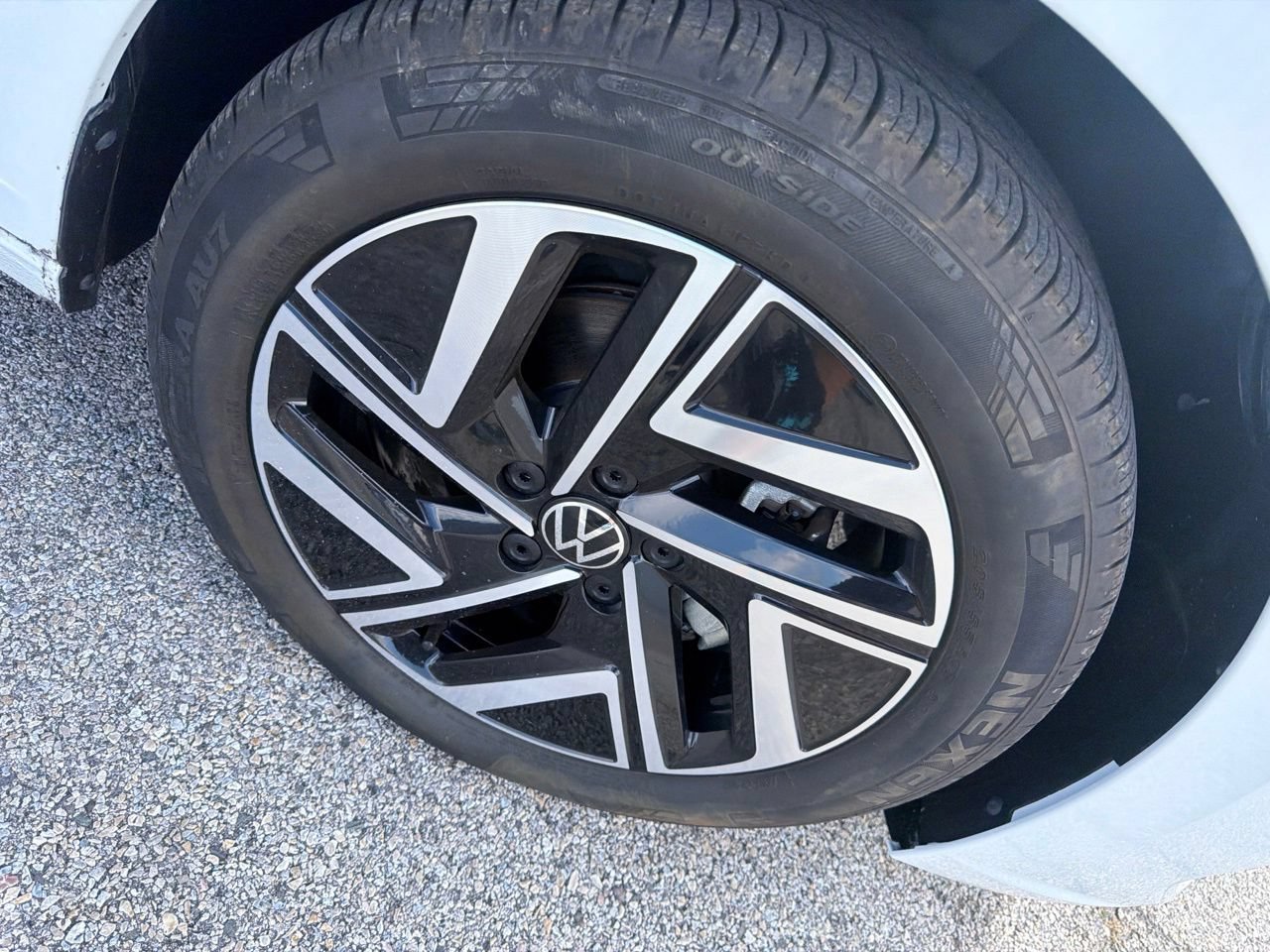 Used 2024 Volkswagen Jetta SEL FWD image 4