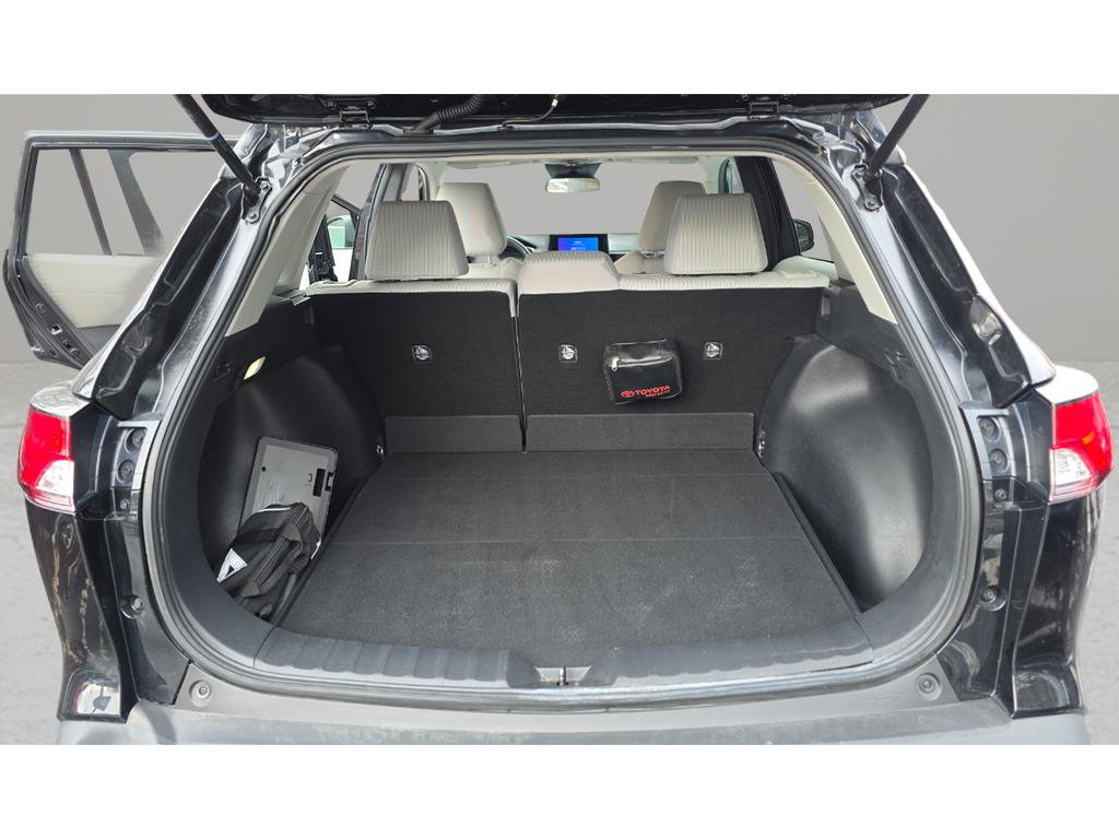Used 2023 Toyota Corolla Cross LE image 16