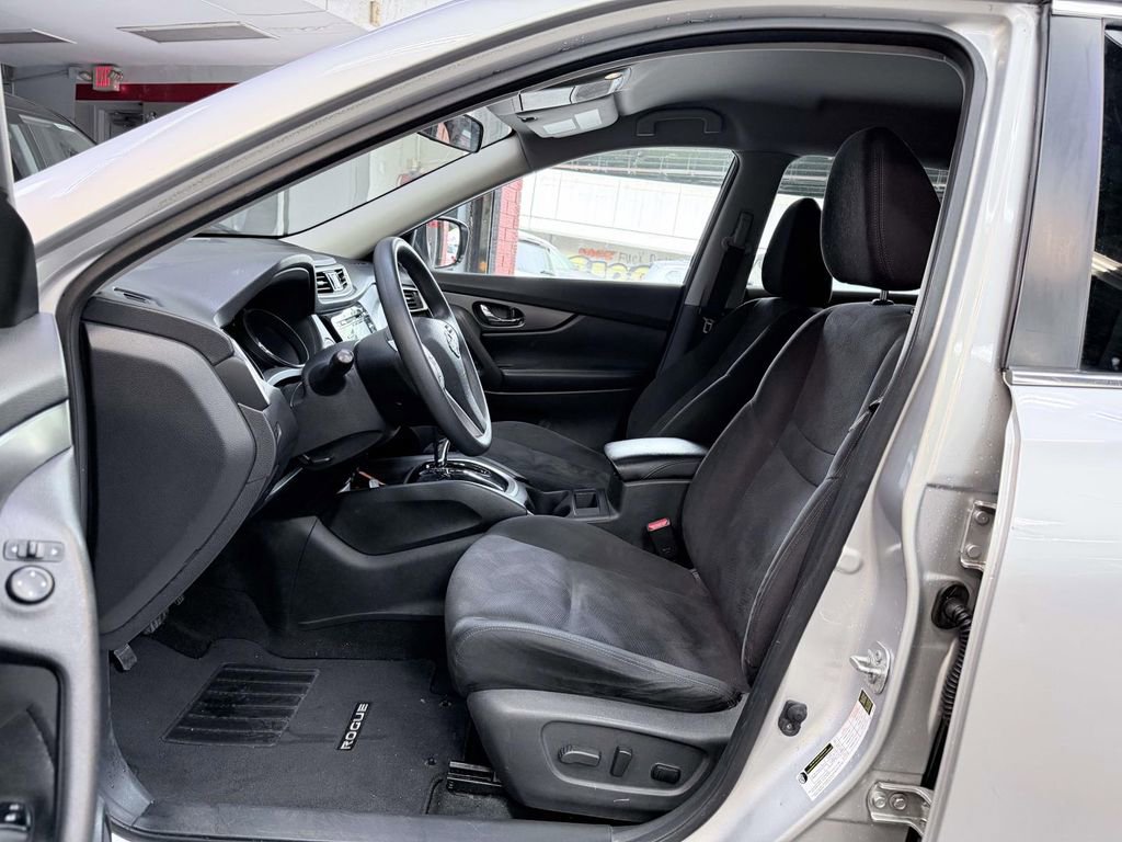 Used 2015 Nissan Rogue SV AWD/4WD image 15