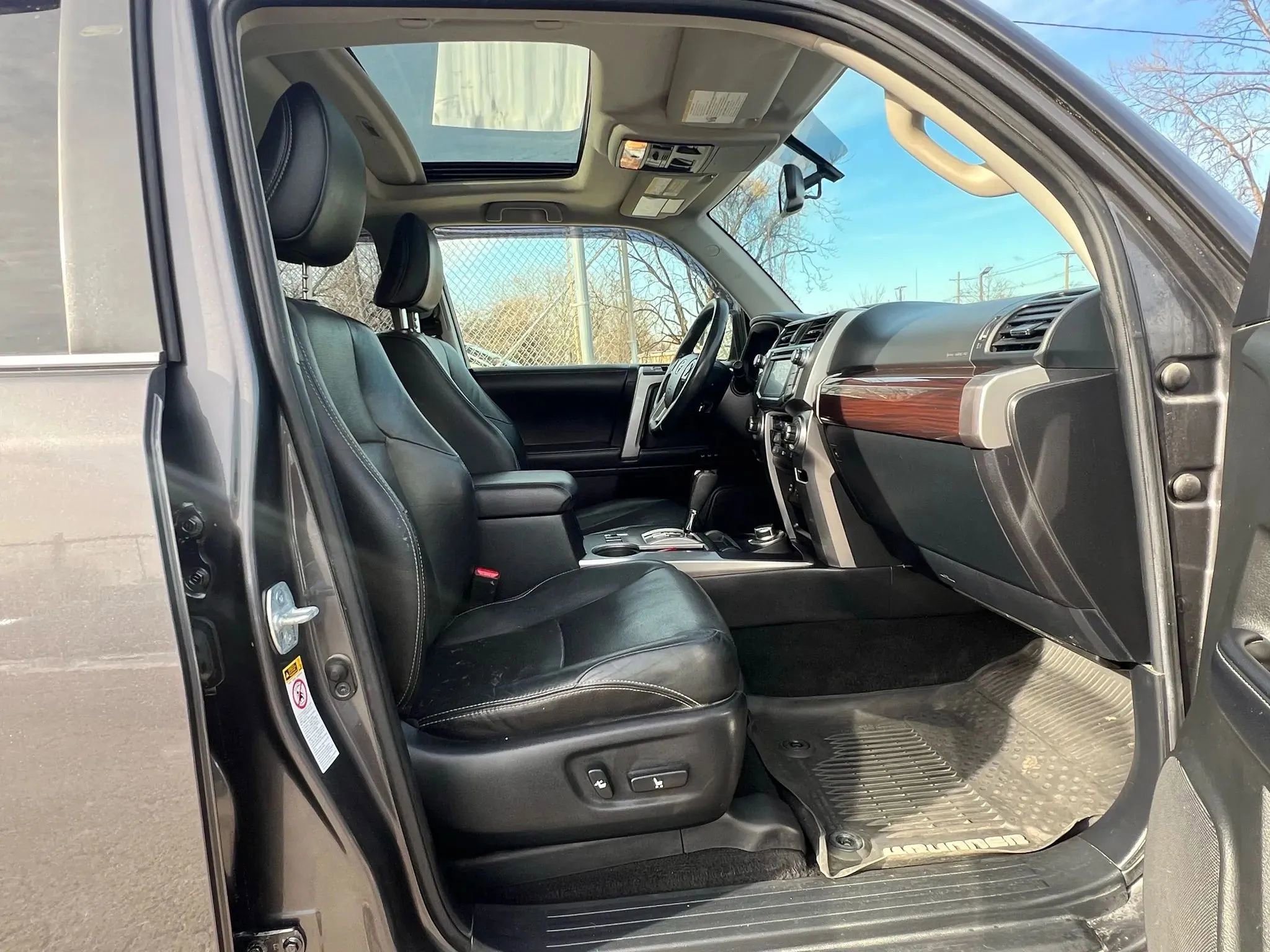 Used 2018 Toyota 4Runner Limited AWD/4WD image 34