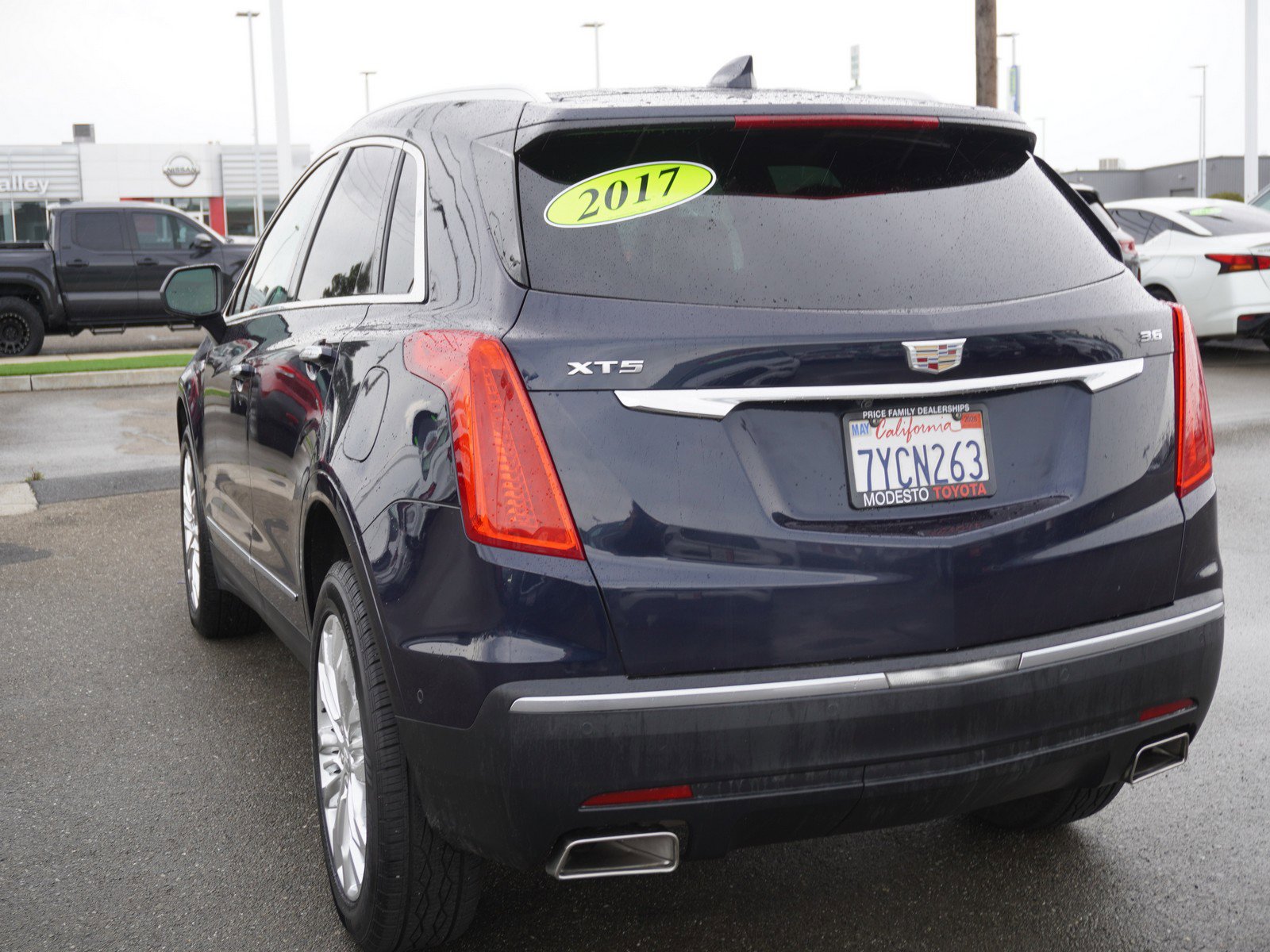 Used 2017 Cadillac XT5 Premium Luxury w/ Driver Assist Package FWD image 8