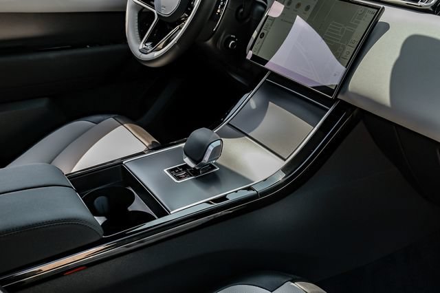 New 2026 Land Rover Range Rover Velar S AWD/4WD image 32
