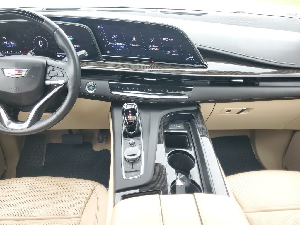 Used 2024 Cadillac Escalade Premium Luxury AWD/4WD image 32