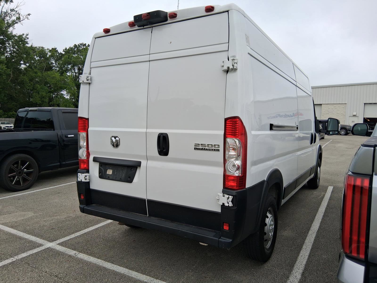 Used 2023 RAM ProMaster 2500 FWD image 7