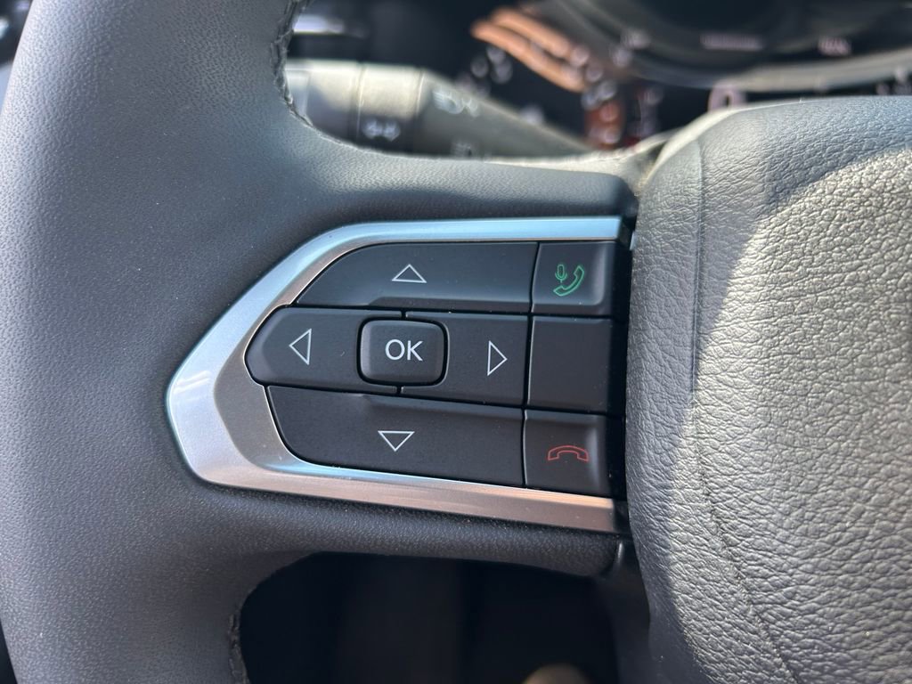 Used 2023 Jeep Compass Latitude AWD/4WD image 18