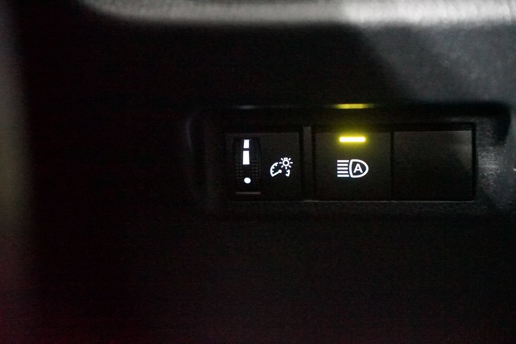Used 2024 Toyota RAV4 XLE FWD image 24