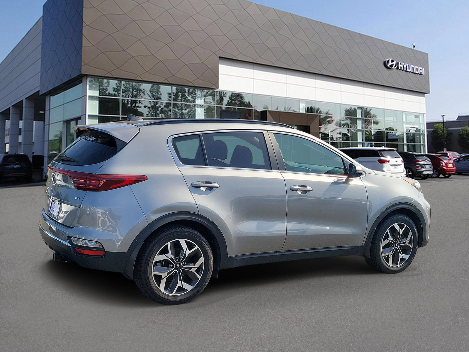 Used 2022 Kia Sportage EX FWD image 2
