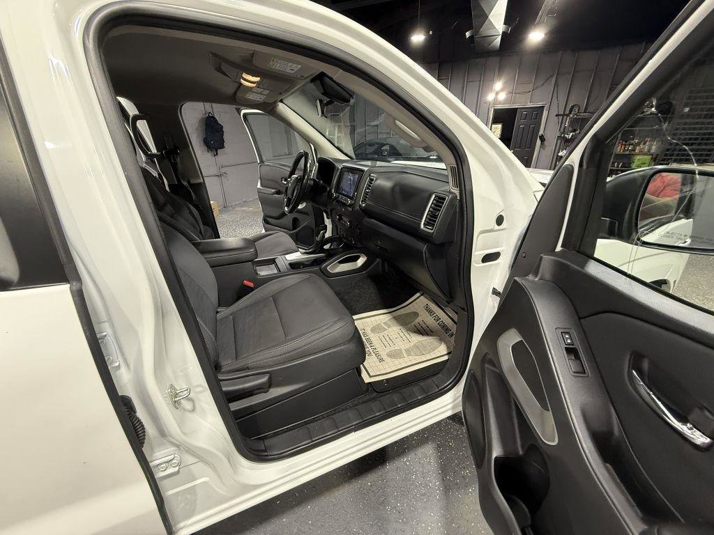 Used 2022 Nissan Frontier SV image 28