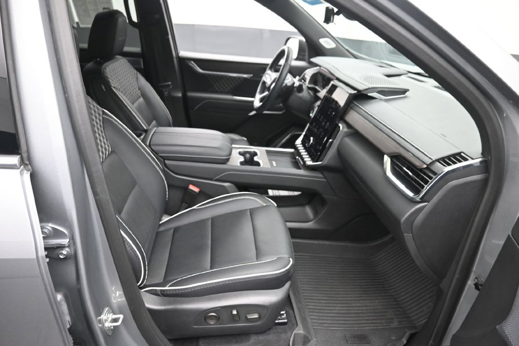 Used 2025 GMC Acadia Denali w/ Super Cruise Package AWD/4WD image 9