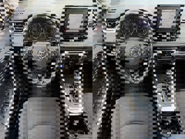 Used 2019 Toyota RAV4 LE w/ Carpet Mat Package image 12