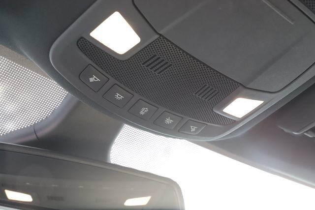 Used 2020 Ford Edge ST-Line w/ Cold Weather Package AWD/4WD image 38