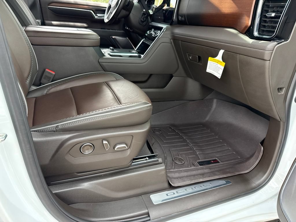 Used 2024 GMC Sierra 2500 Denali AWD/4WD image 24