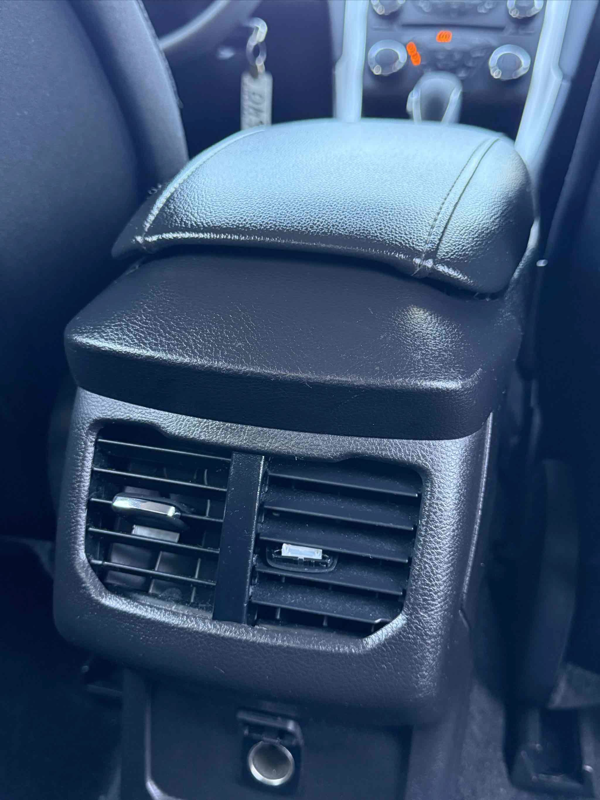 Used 2016 Ford Fusion SE FWD image 46