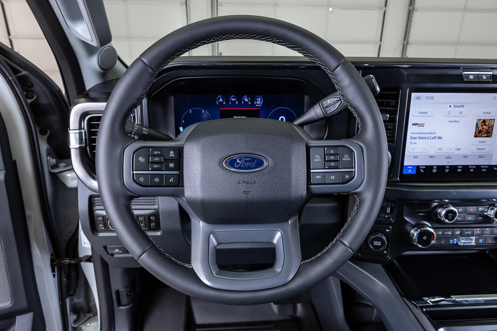 Used 2026 Ford F450 Lariat w/ Lariat Premium Package AWD/4WD image 15
