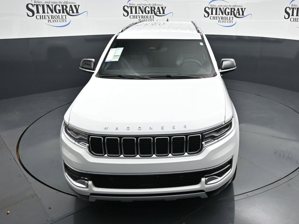 Used 2024 Jeep Wagoneer L Series II w/ Flexible Seating Group AWD/4WD image 19