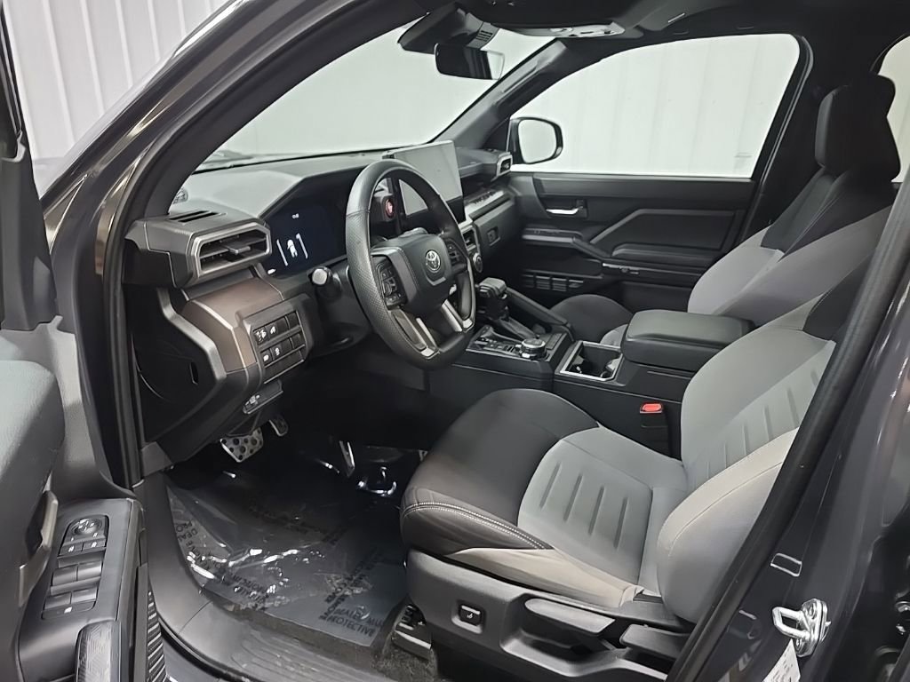 Used 2024 Toyota Tacoma TRD Sport AWD/4WD image 28