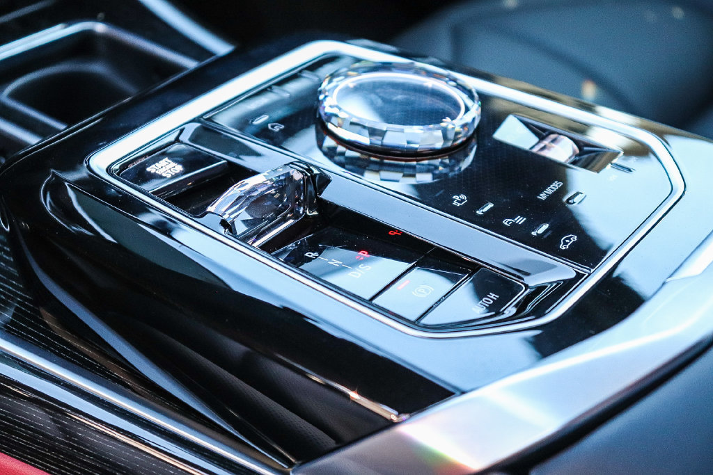 Certified 2026 BMW 740i RWD image 19