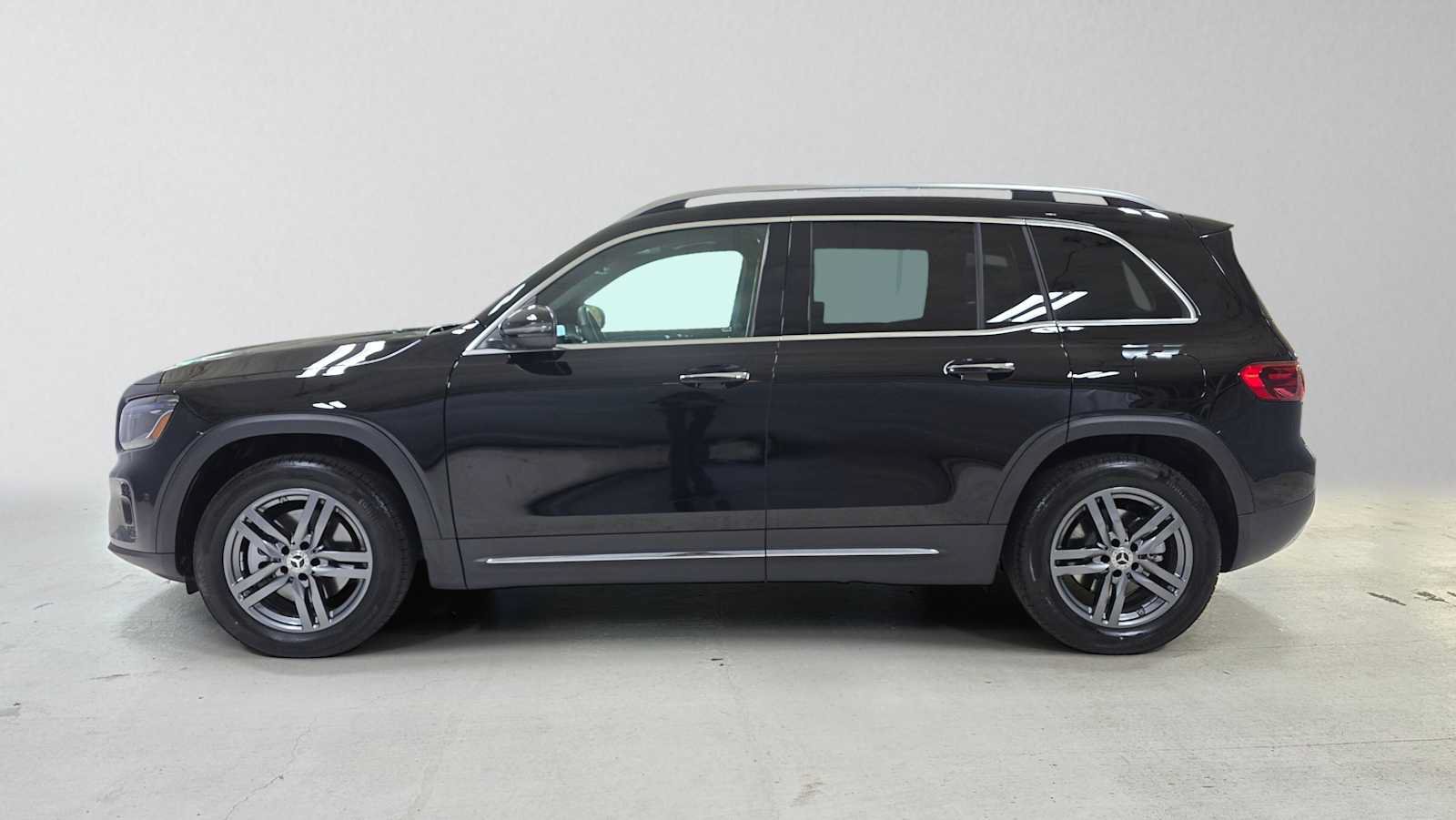 Used 2026 Mercedes-Benz GLB 250 4MATIC image 7