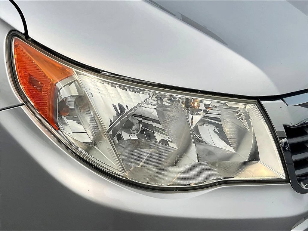 Used 2010 Subaru Forester 2.5X Limited AWD/4WD image 27