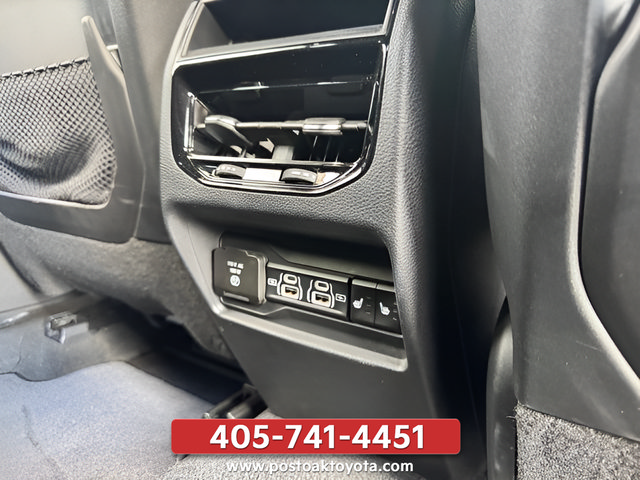 Used 2025 Jeep Grand Cherokee Limited w/ Black Appearance Package AWD/4WD image 24