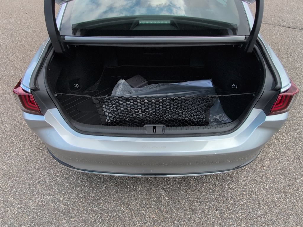 Used 2024 Lexus ES 300h w/ Premium Package FWD image 13