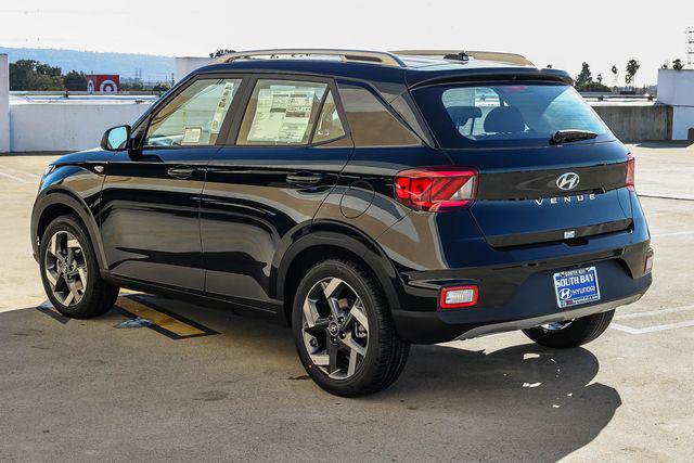 New 2026 Hyundai Venue SEL FWD image 4