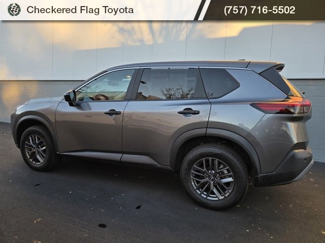 Used 2023 Nissan Rogue S image 4