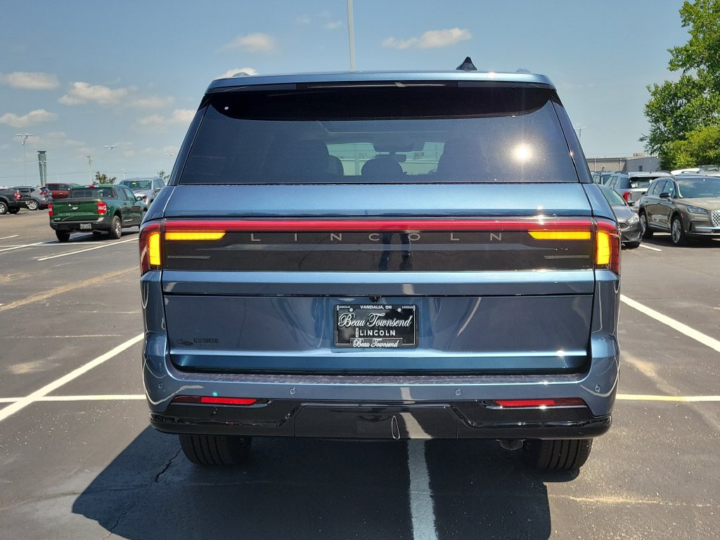 New 2027 Lincoln Navigator L Reserve AWD/4WD image 5