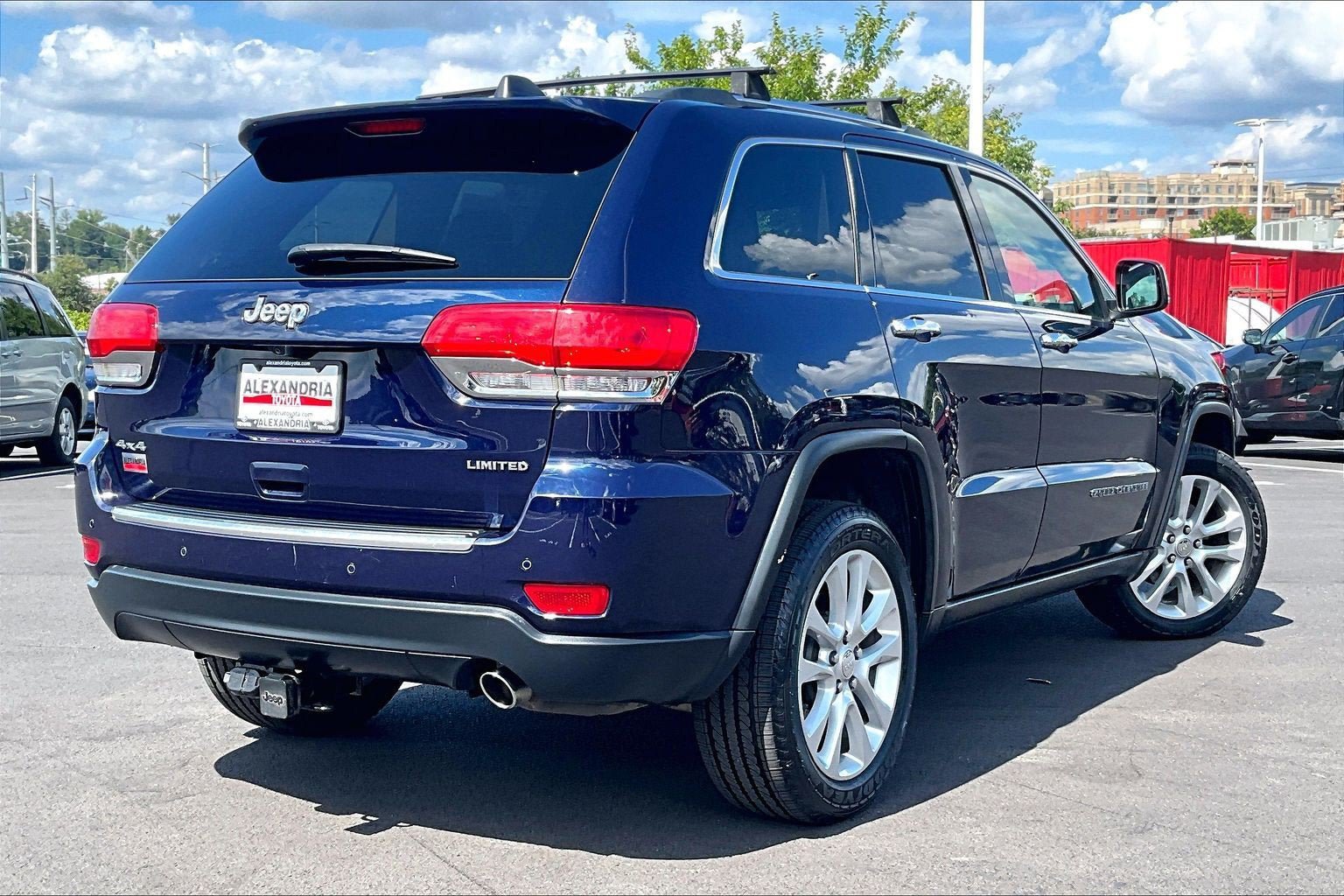 Used 2017 Jeep Grand Cherokee Limited AWD/4WD image 12