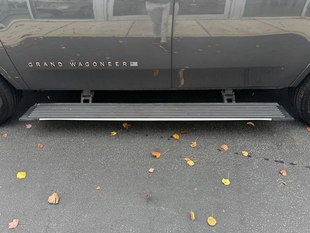 Used 2022 Jeep Grand Wagoneer Series III w/ Flexible Seating Group image 4