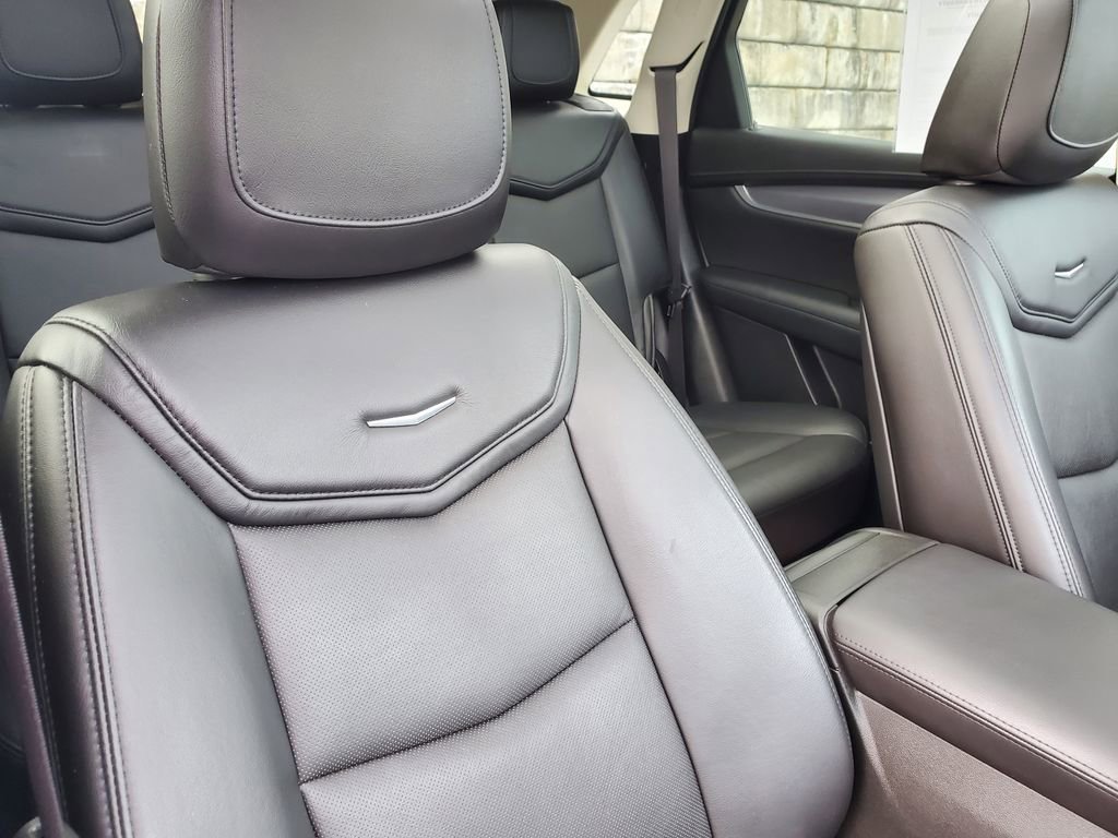 Used 2019 Cadillac XT5 Luxury w/ LPO, Black Ice Package image 31