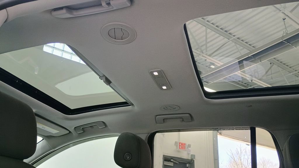 Used 2021 GMC Acadia SLE w/ Driver Convenience Package image 23