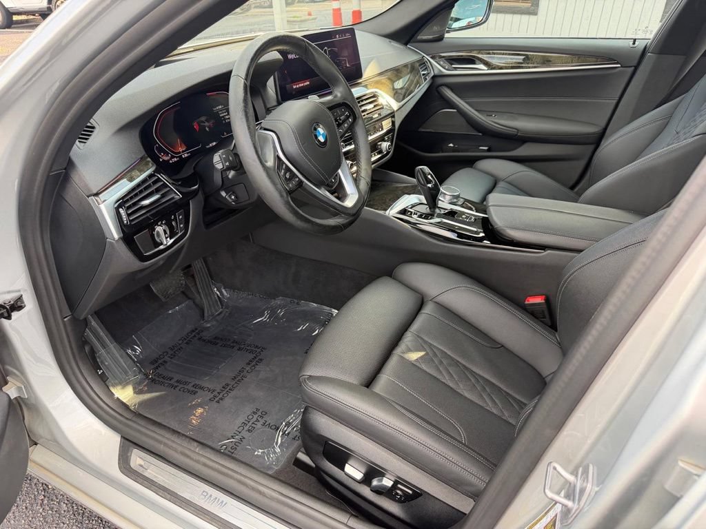 Used 2021 BMW 530i xDrive w/ Premium Package AWD/4WD image 16