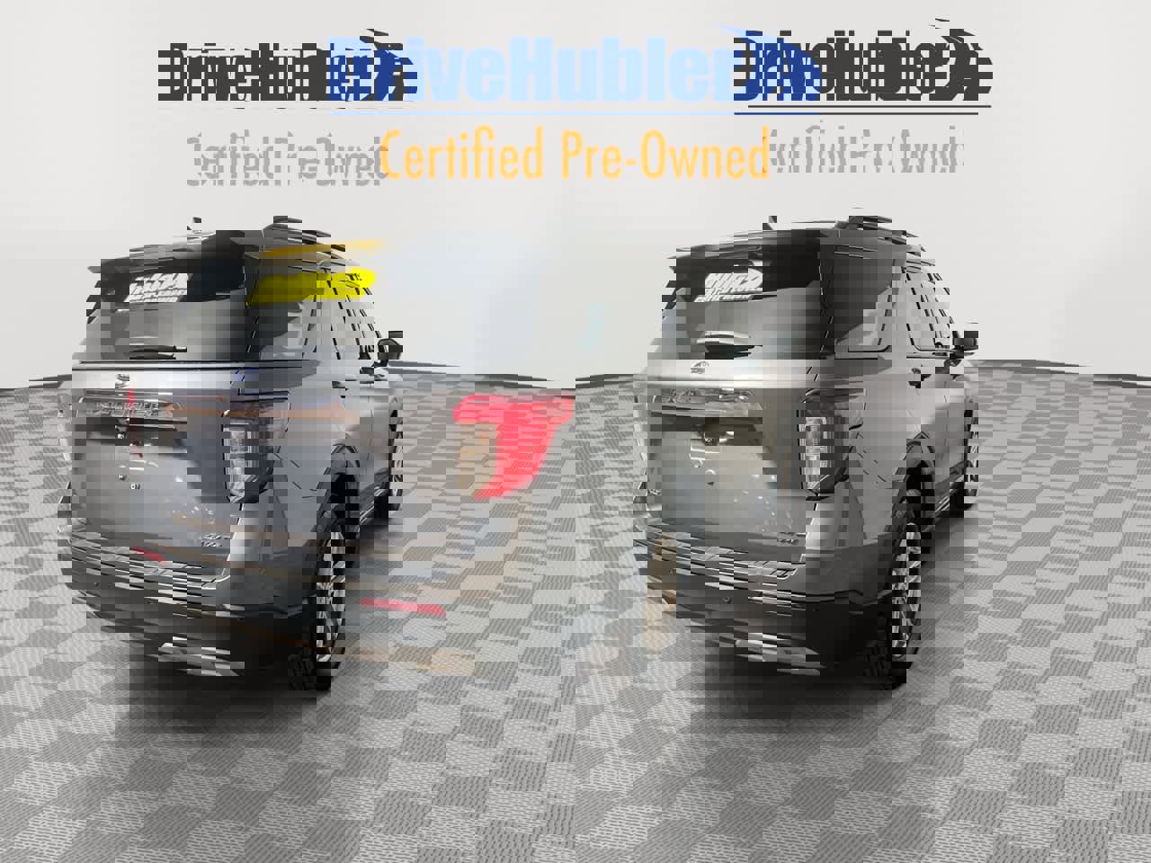 Used 2023 Ford Explorer XLT w/ Equipment Group 202A image 8