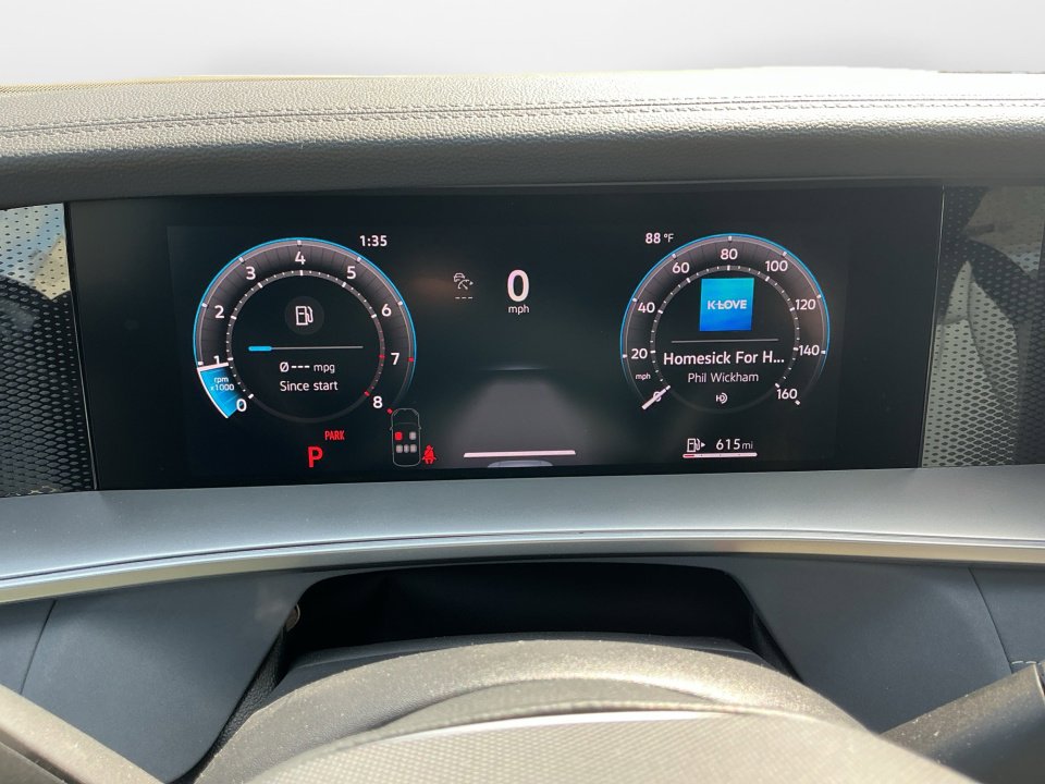 New 2026 Volkswagen Tiguan SE R-Line FWD image 11