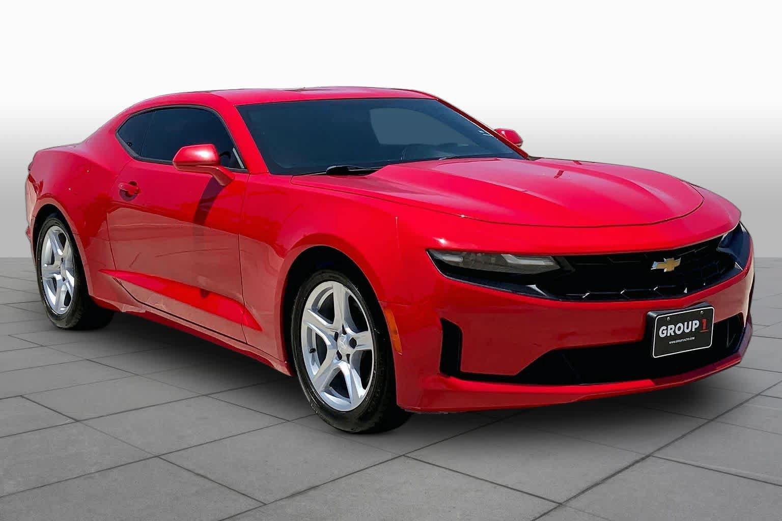 Used 2020 Chevrolet Camaro LT RWD image 3