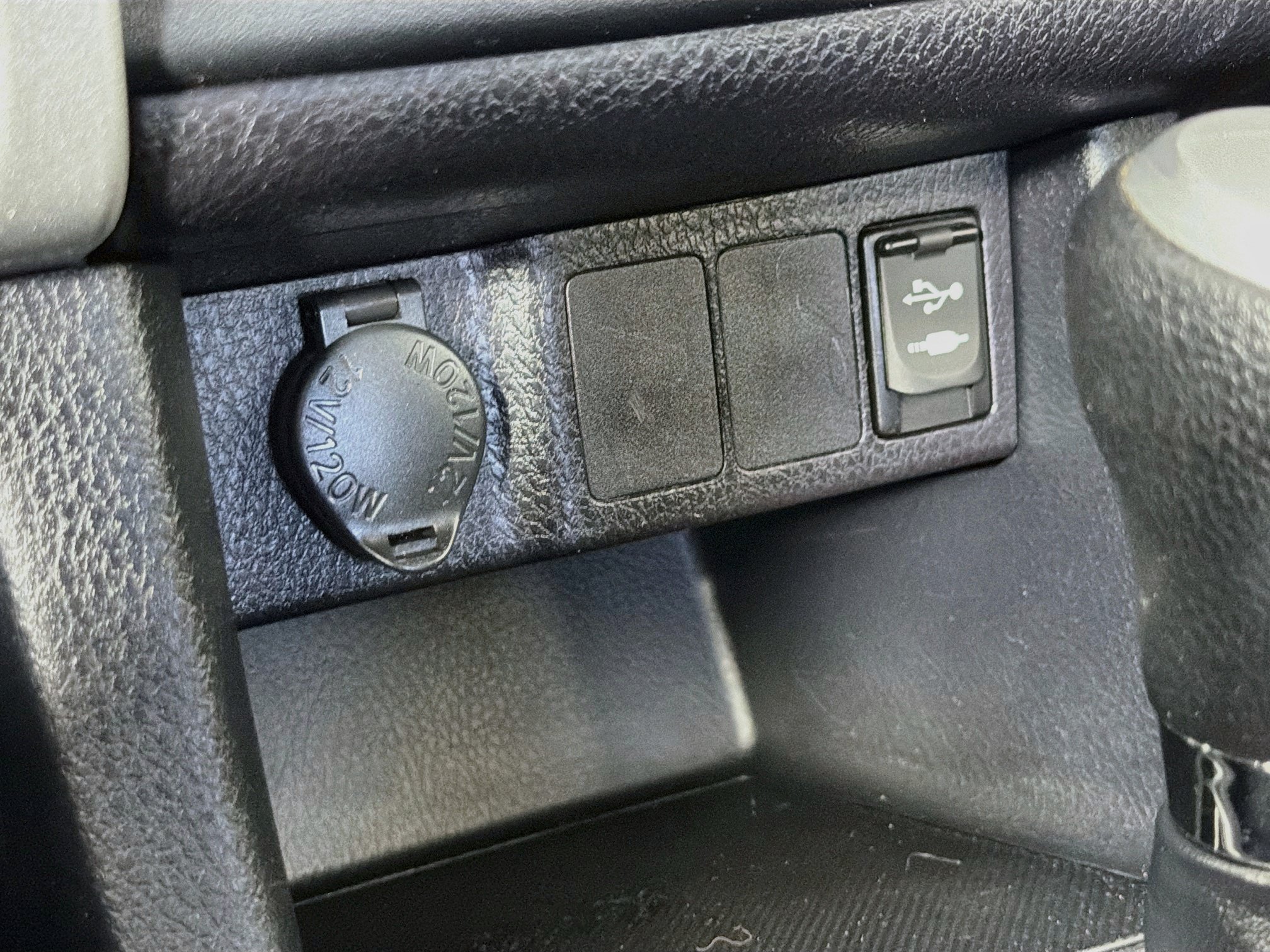 Used 2018 Toyota Corolla LE FWD image 24