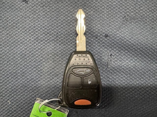 Used 2008 Dodge Avenger SE image 32