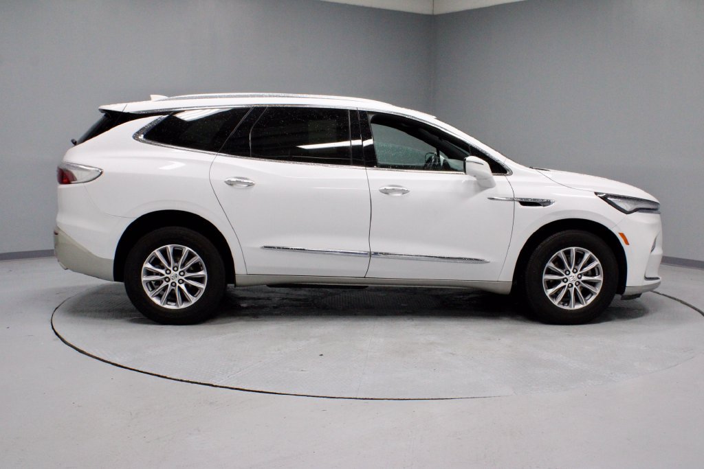 Used 2024 Buick Enclave Premium AWD/4WD image 12