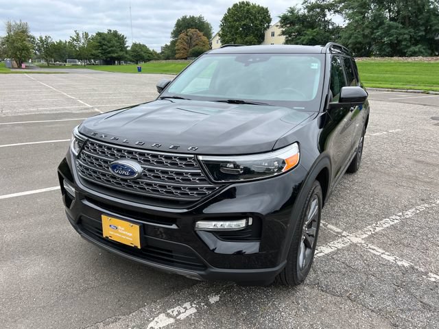 Certified 2023 Ford Explorer XLT w/ Equipment Group 202A AWD/4WD image 4